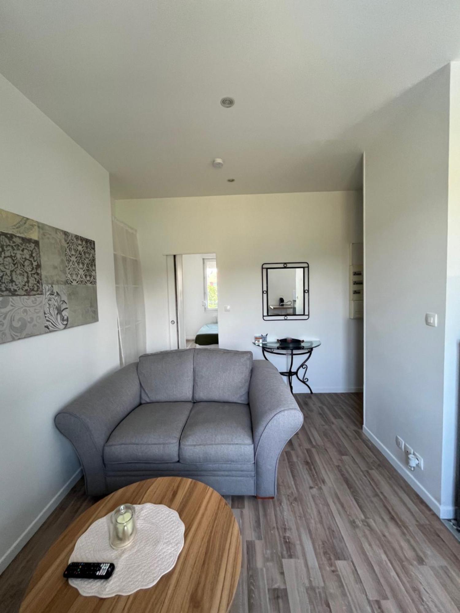 Le Compiegnois Apartment Compiegne Exterior photo